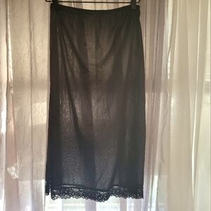 VTG Van Raalte Half Slip  100% Nylon Medium 24-26 inches  Length 23 inches